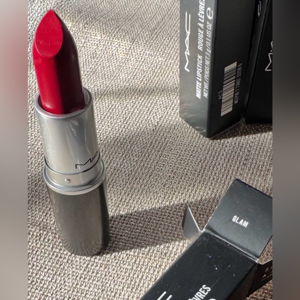 MAC “GLAM” Lipstick - Exclusive Release / ✨LIMITED EDITION✨ - Picture 6 of 8